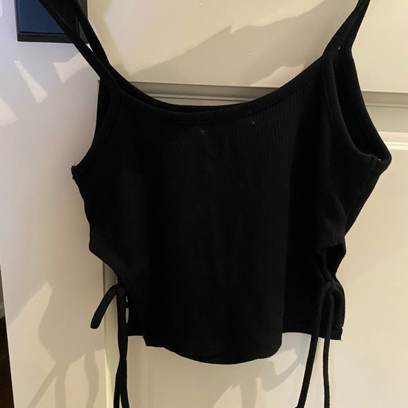 Cropped black tank top - Picture 4 of 4